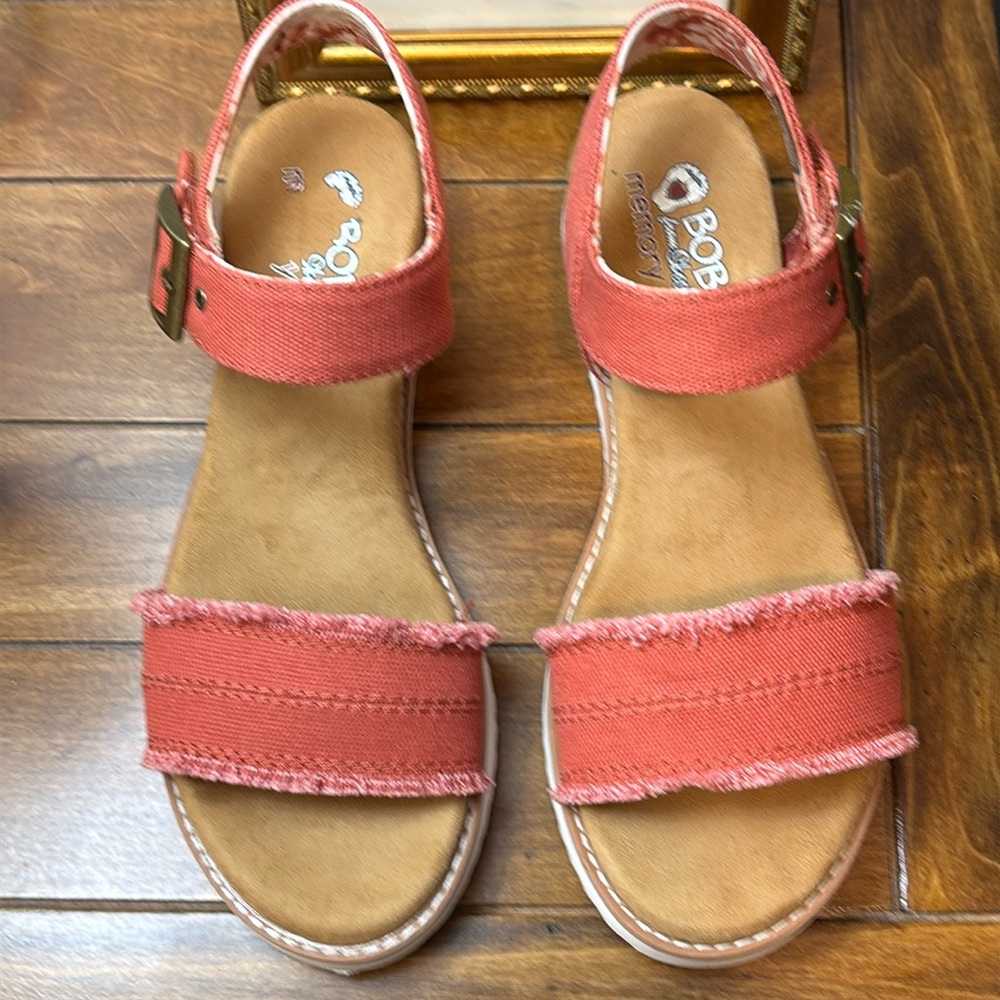 Bobs from Skechers Desert Kiss Adobe Princess sandals women’s size 6.5